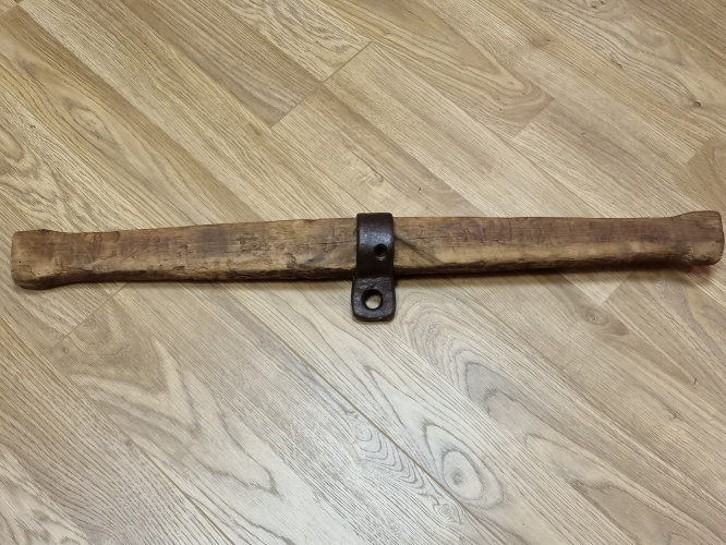 1.	Vorčiks- zyrga aizjiuga pīdarums, ar kuru Aulejis puiši piec vajadzeibys večerinkuos sorguoja sovu teritoreju nu svešinīku