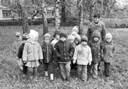 Bērni ar skolotāju