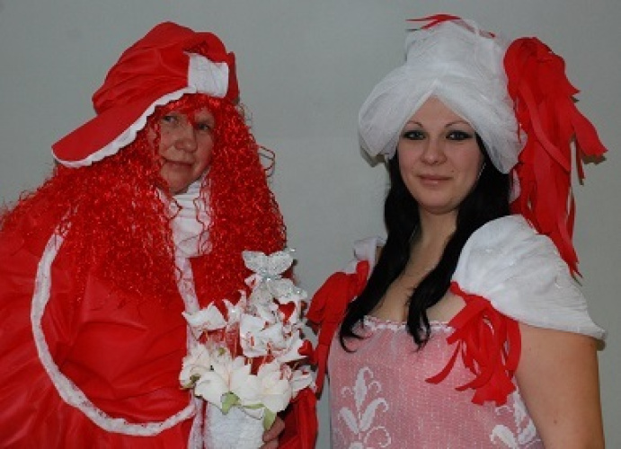 Gunta Ļaksa Timinska un Aija Saksone 2016. gada modes skatē