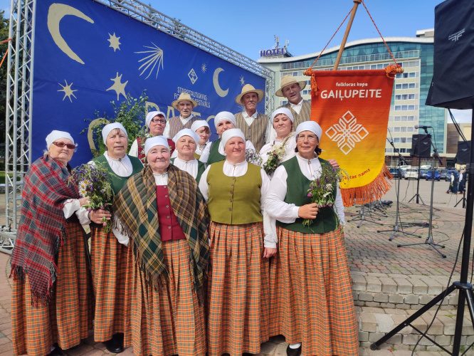 Folkloras grupa “Gaiļupeite” 